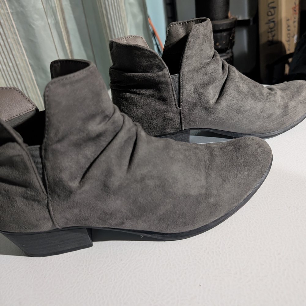 Women's Suede Grey Ankle Boots